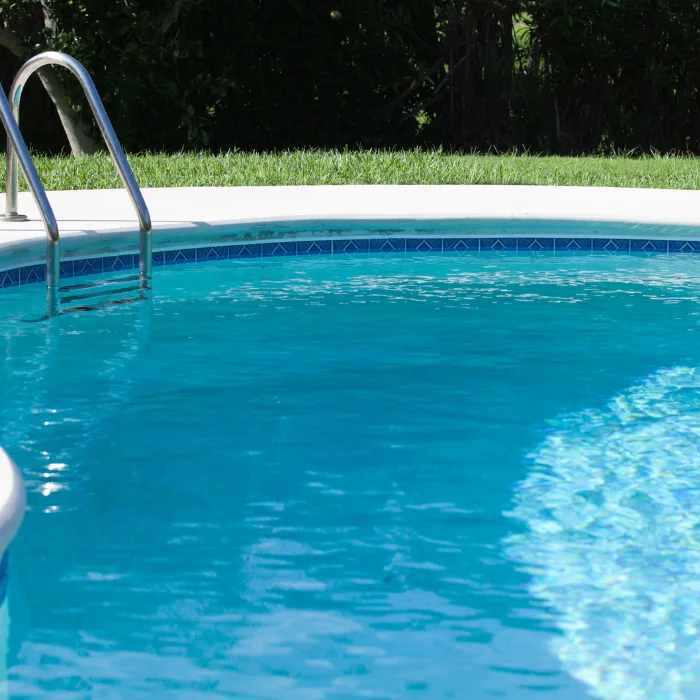 Piscine sur mesure construite à Mougins